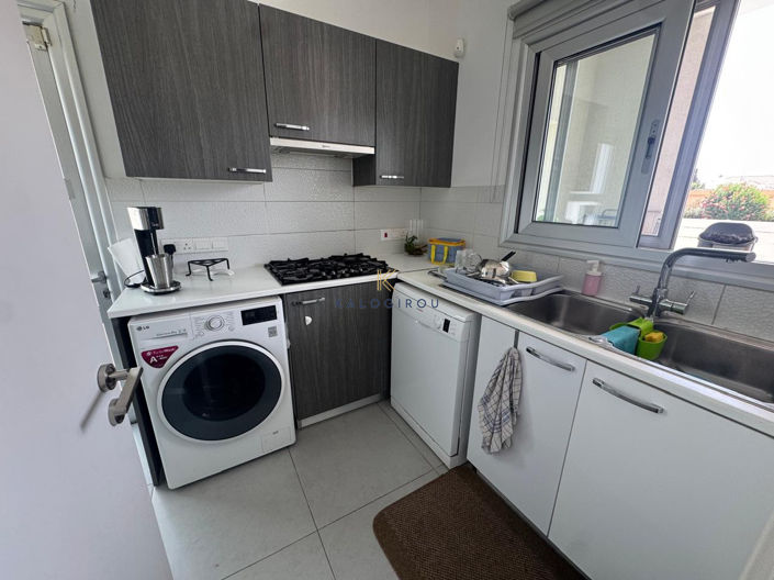 Image No.13-3 Bed House for sale