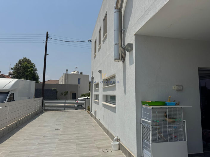 Image No.27-3 Bed House for sale