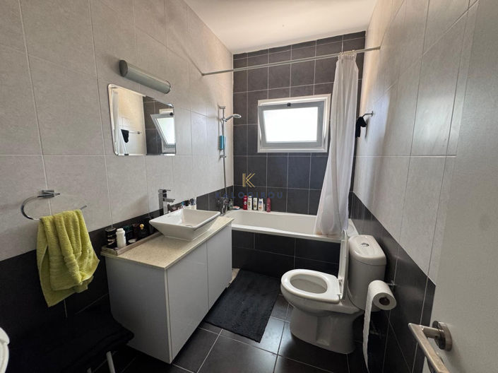 Image No.41-3 Bed House for sale