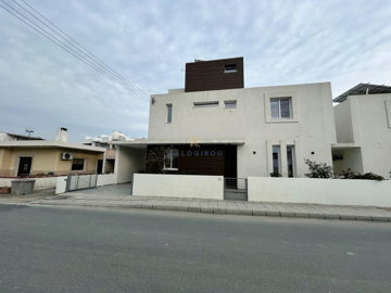 1 - Leivadia, House