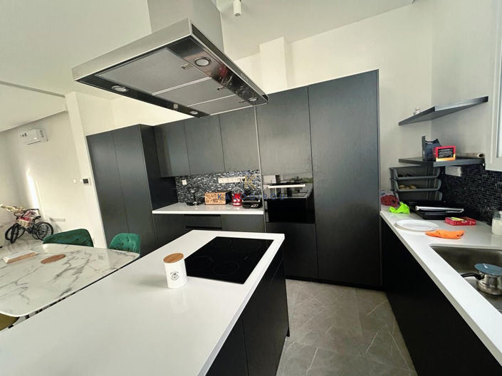 Image No.3-5 Bed House for sale