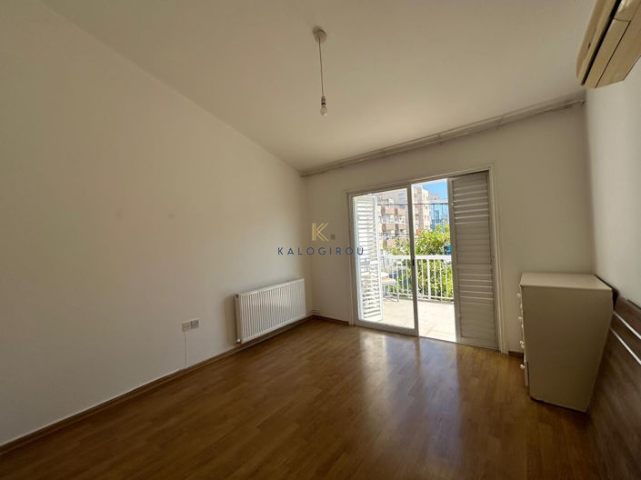 Image No.19-3 Bed House for sale