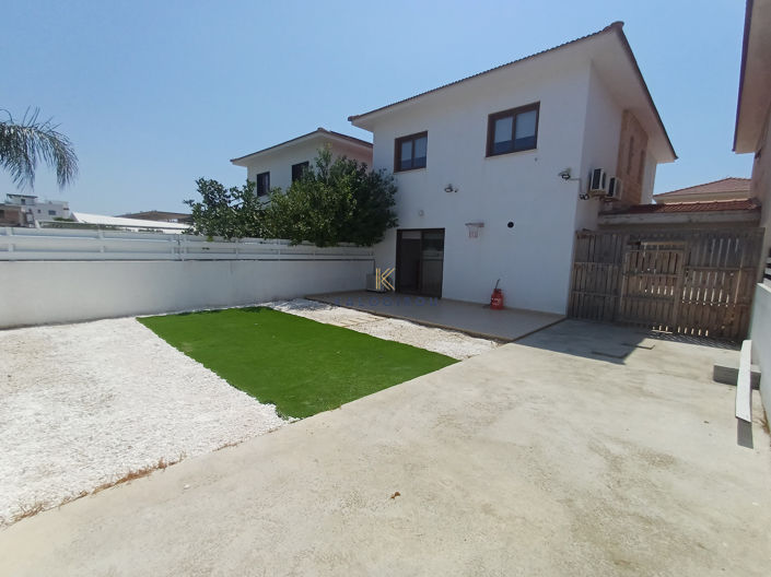 Image No.17-4 Bed House for sale