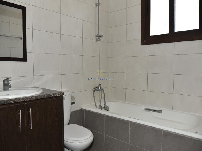 Image No.10-3 Bed House for sale