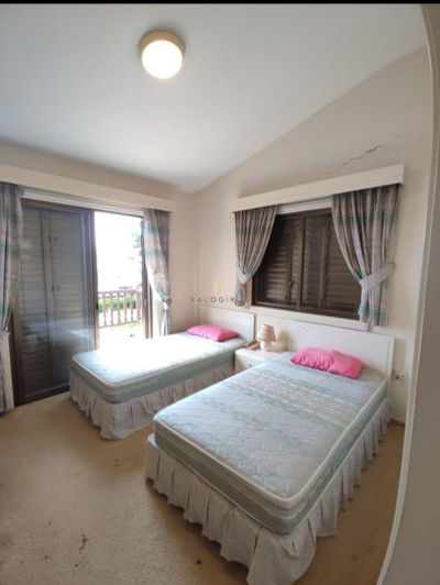 Image No.10-3 Bed House for sale