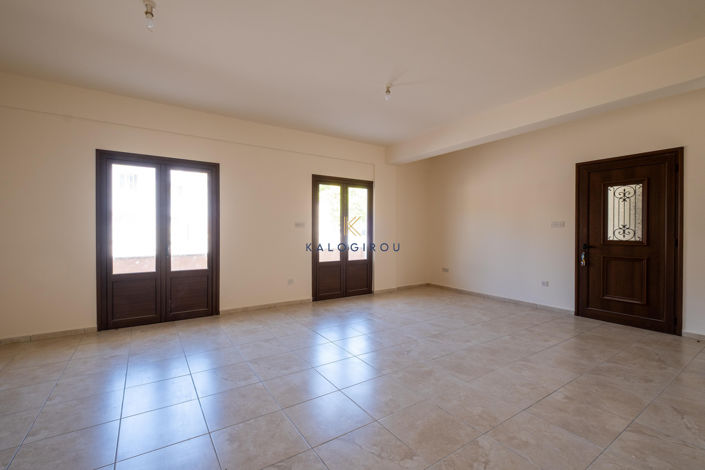 Image No.6-3 Bed Property for sale
