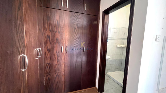 Image No.8-3 Bed House for sale