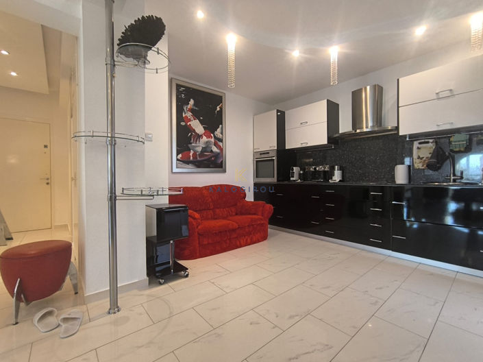 Image No.8-Appartement de 3 chambres à vendre à Oroklini