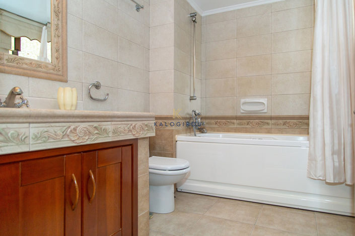 Image No.25-4 Bed House for sale