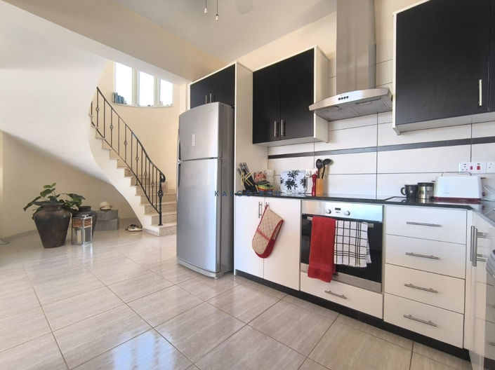 Image No.12-3 Bed House for sale