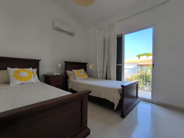 Image No.15-3 Bed House for sale