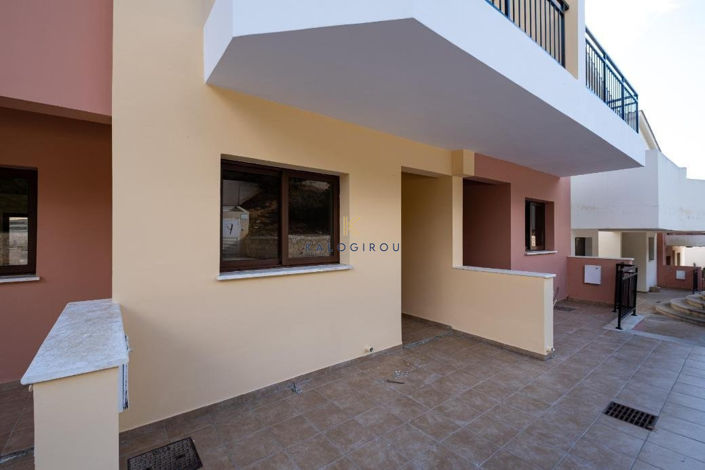 Image No.1-2 Bed House for sale