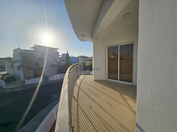 Image No.17-3 Bed House for sale