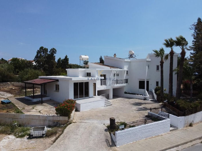 Image No.1-5 Bed House for sale