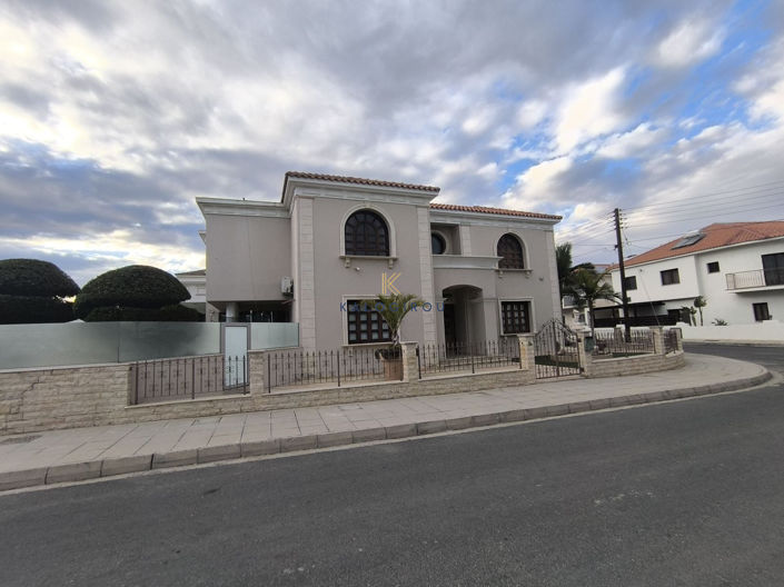 Image No.4-4 Bed House for sale
