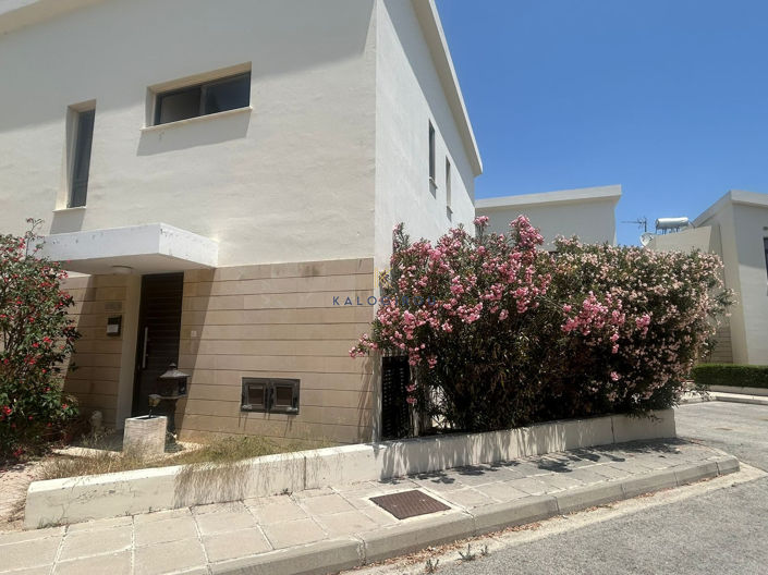 Image No.3-2 Bed House for sale