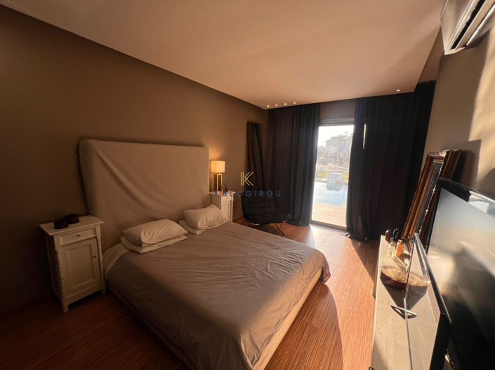 Image No.18-4 Bed House for sale