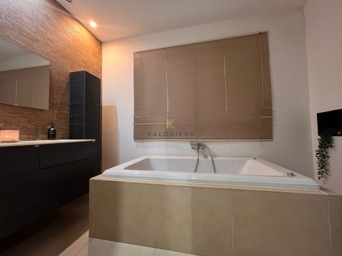 Image No.22-4 Bed House for sale