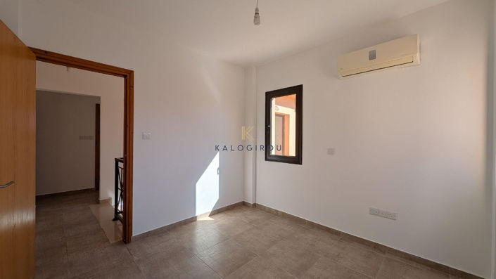 Image No.12-Maison de 4 chambres à vendre à Meneou