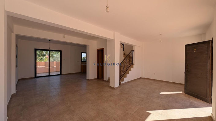 Image No.2-Maison de 4 chambres à vendre à Meneou