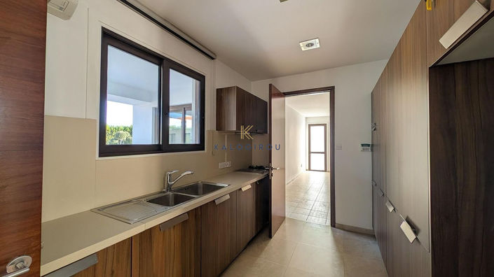 Image No.14-6 Bed House for sale