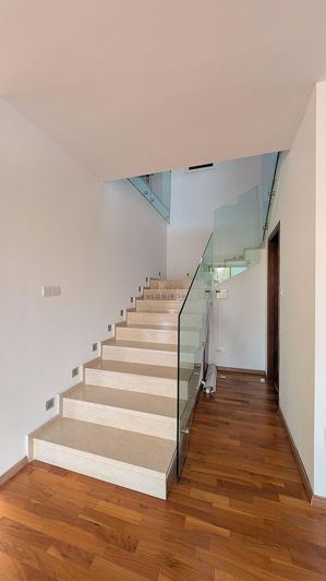 Image No.17-6 Bed House for sale