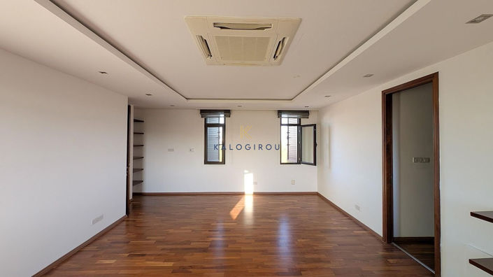 Image No.19-6 Bed House for sale