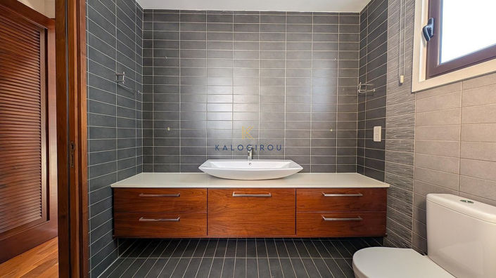 Image No.20-6 Bed House for sale