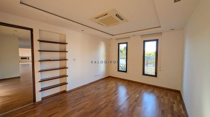 Image No.23-6 Bed House for sale