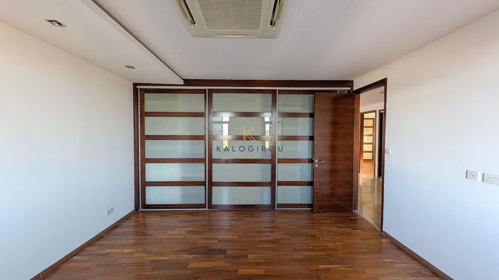 Image No.29-6 Bed House for sale