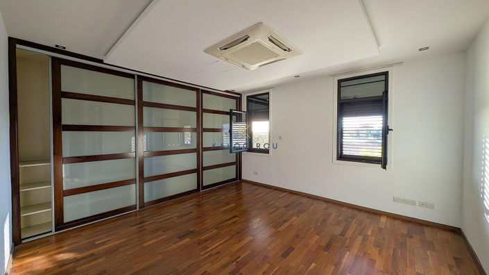 Image No.32-6 Bed House for sale