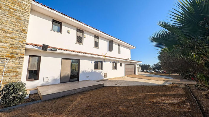 Image No.38-6 Bed House for sale