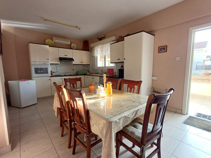 Image No.10-4 Bed House for sale