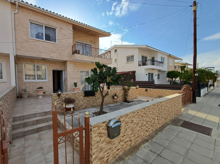 Image No.2-4 Bed House for sale