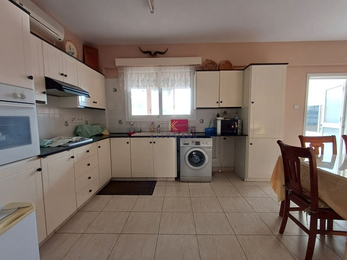 Image No.9-4 Bed House for sale