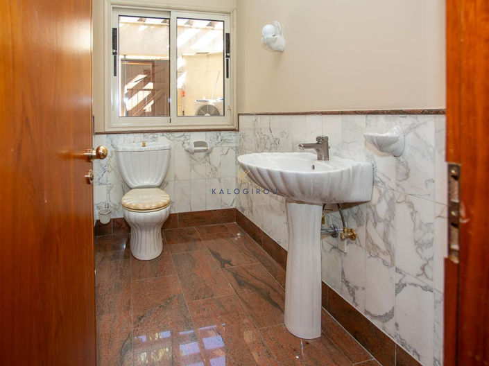 Image No.12-4 Bed House for sale