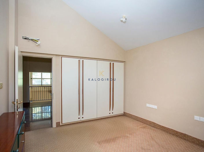 Image No.21-4 Bed House for sale