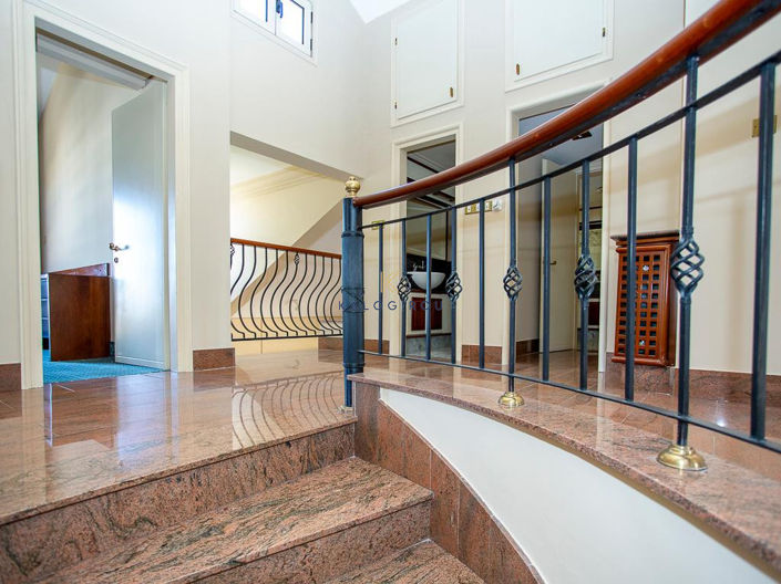 Image No.27-4 Bed House for sale