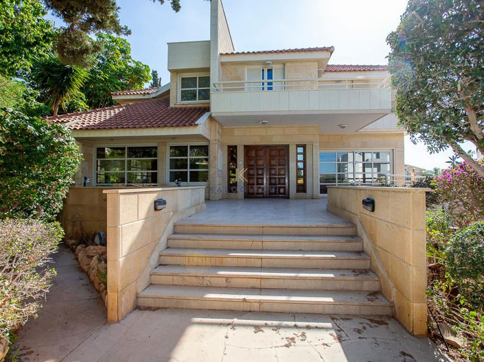 Image No.3-4 Bed House for sale