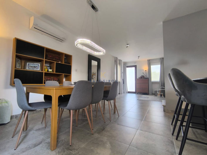 Image No.8-4 Bed House for sale