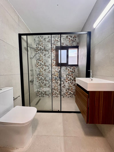 Image No.15-3 Bed House for sale