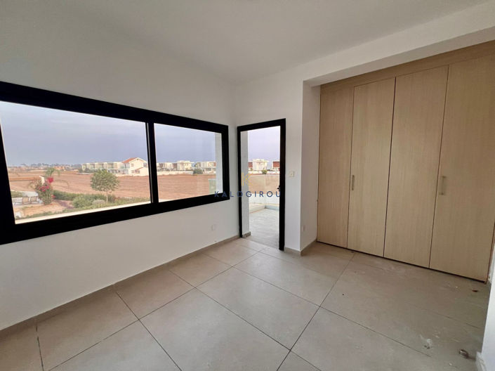 Image No.17-3 Bed House for sale