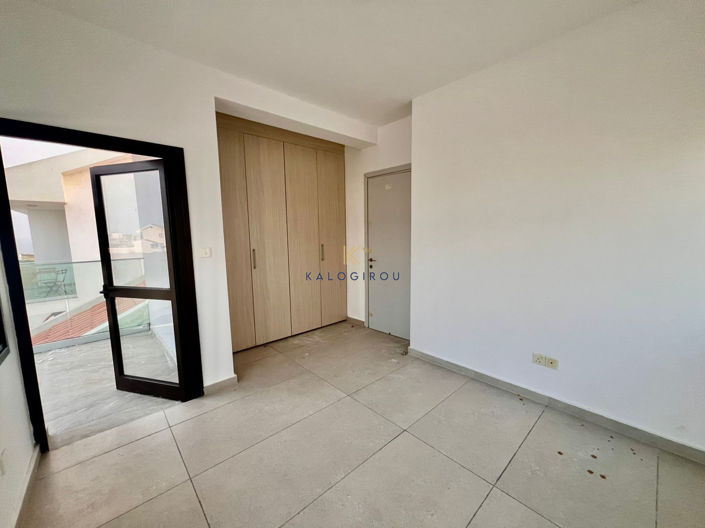 Image No.18-3 Bed House for sale