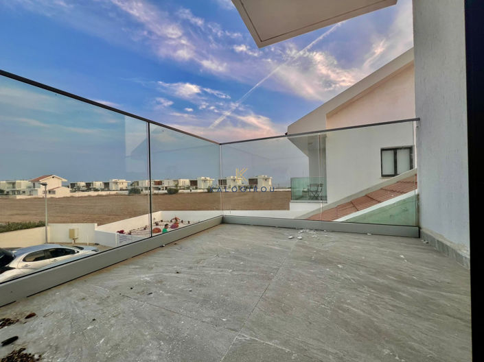 Image No.19-3 Bed House for sale