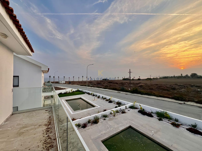 Image No.21-3 Bed House for sale