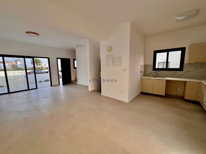 Image No.8-3 Bed House for sale