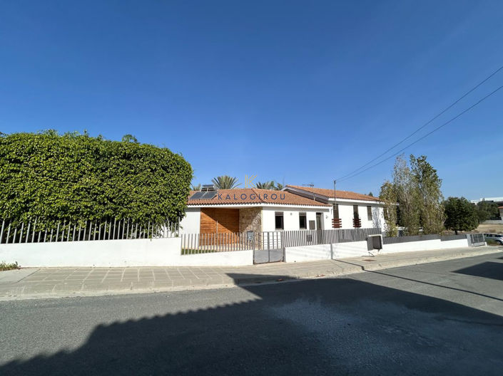 Image No.1-5 Bed House for sale