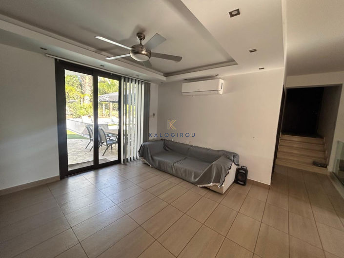 Image No.11-5 Bed House for sale