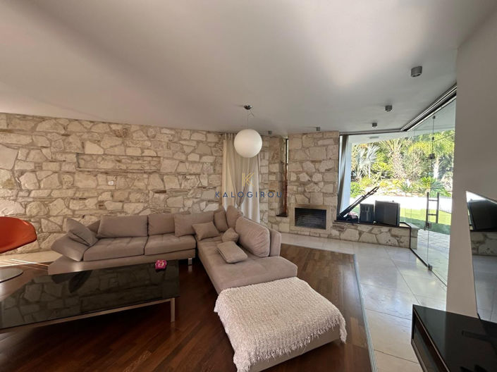 Image No.12-5 Bed House for sale