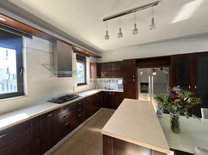 Image No.15-5 Bed House for sale